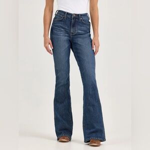 Vintage Women’s Wrangler Flare Jeans Size 31 32 Classic Western Denim